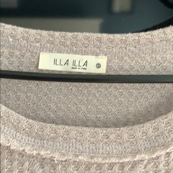 Cute top - Picture 3 of 4